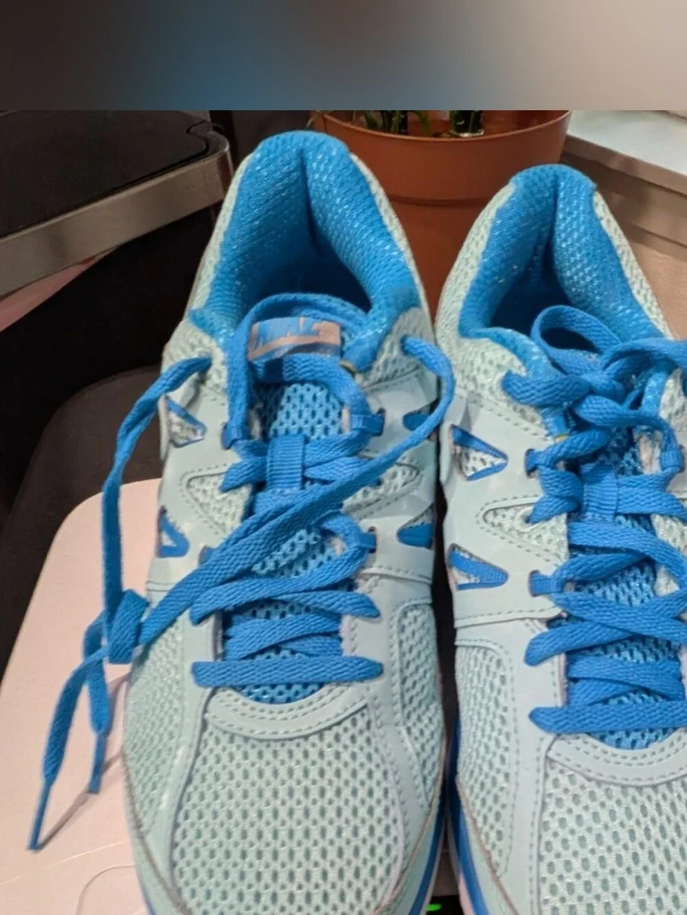 Nike Women's Light Aqua and Blue Dual Fusion Athletic Shoes